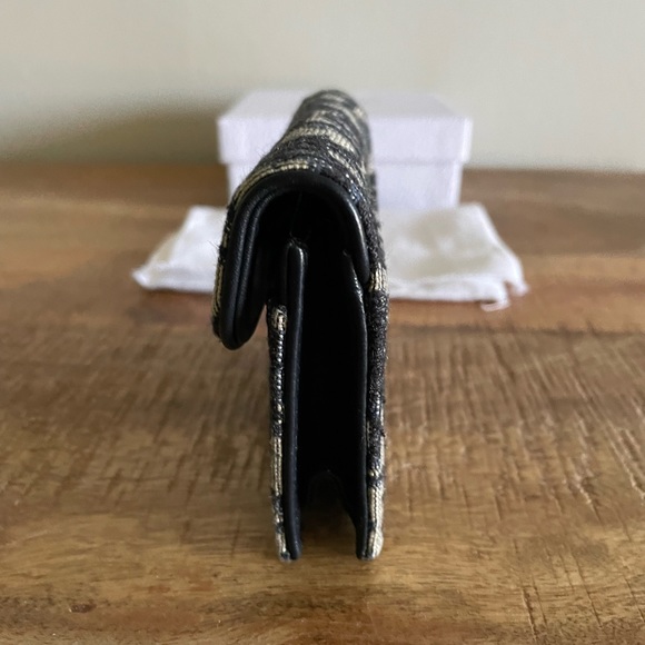 Dior Saddle Flap Card Holder - Picture 4 of 8